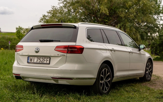 Volkswagen Passat cena 69990 przebieg: 253000, rok produkcji 2016 z Warszawa małe 562